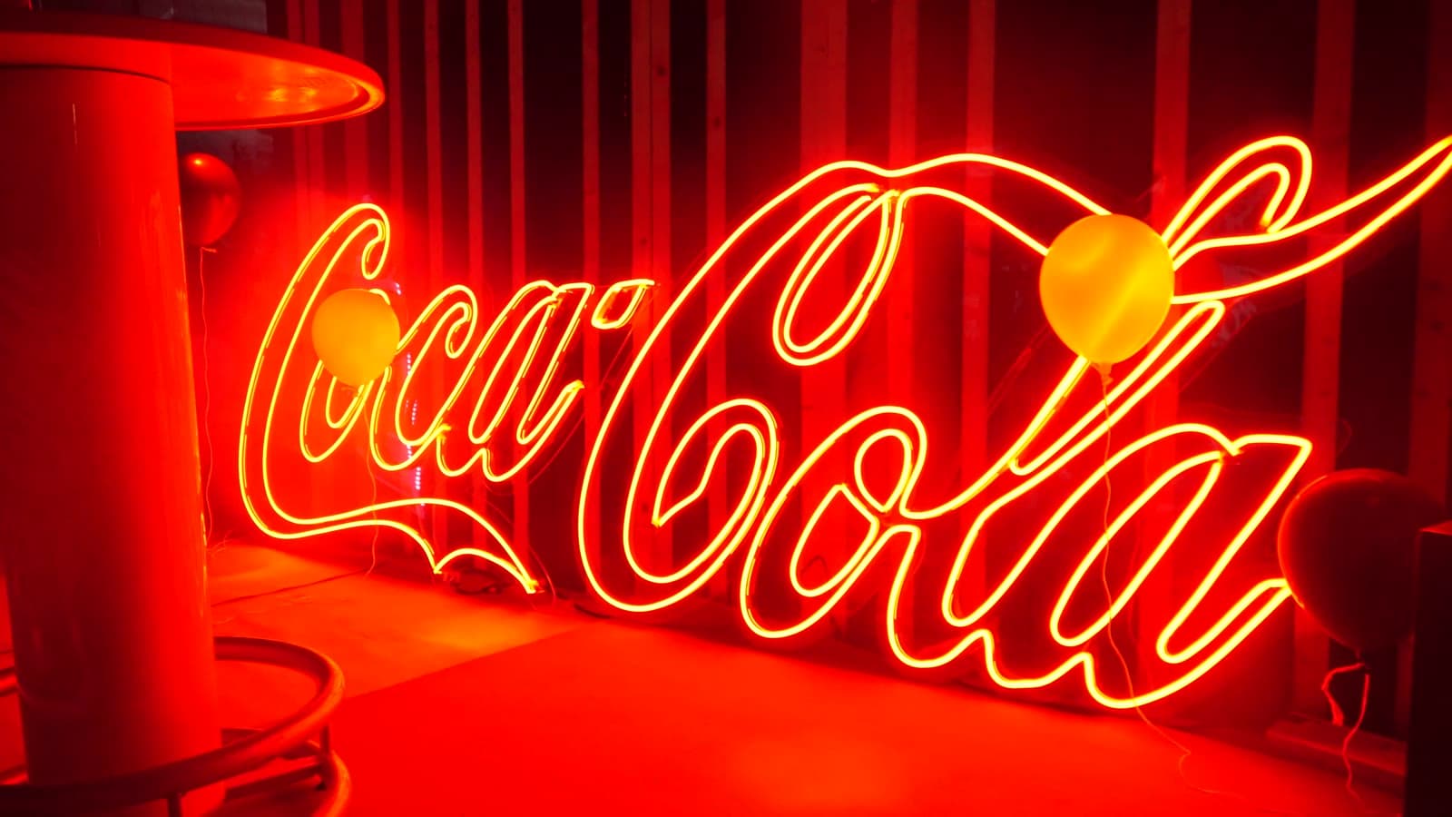 Coca-Cola Neon-Schriftzug beim Event